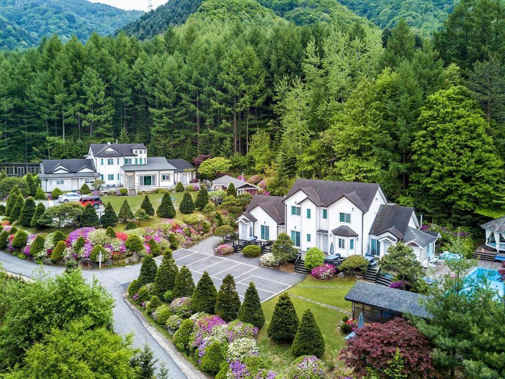 Pyeongchang Greenhill Pension Екстериор снимка